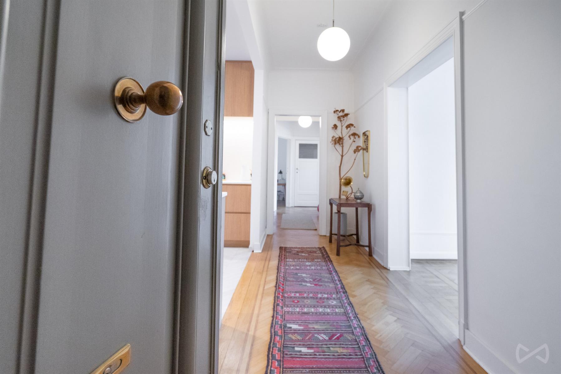 Schitterend appartement met 2 slaapkamers (gemeubileerd) - foto 3