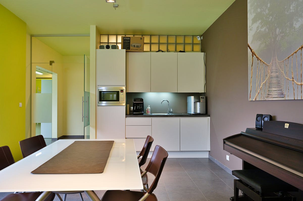 Bureau/magasin (262 m²) à Oostkamp avec une grande visibilité. - photo 4