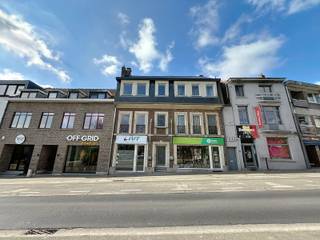 Commercieel gelijkvloers of kantoor gelegen in het centrum van Dilbeek.Dit gelijkvloers heeft een oppervlakte van 86m² en is gelegen op een...