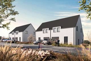 <p><b> 9 NIEUWBOUWWONINGEN TE KERKSKEN – UW NIEUWE THUIS IN EEN RUSTIGE, GROENE OMGEVING! </b><b></b></p>
<p>Ontdek deze 9 prachtige nieuwbouwwoningen, ideaal gelegen in het charmante Kerksken, een oase van rust met tal van wandelwegen in de buurt. Perfect voor wie houdt van een landelijke omgeving, zonder in te boeten op comfort en bereikbaarheid.<br /><span>De natuur rondom de woningen en in de buurt draagt bij tot een gezonde en rustige leefomgeving.</span><br />Alle winkels, scholen en zorgverlening is zeer vlot bereikbaar op ongeveer 1 km.<br />Dit project combineert moderne architectuur met de charme van een rustige woonomgeving. Een droomlocatie voor gezinnen, jonge koppels en iedereen die het beste zoekt van twee werelden: rust en gemak.<br />De woningen beschikken over hoogwaardige materialen en alle moderne technieken zoals een warmtepomp, vloerverwarming en hernieuwbare energie waardoor je een lage energiefactuur zal bekomen.<br />Alle woningen beschikken over 3 slaapkamers, luxueuze badkamer, een grote lichtrijke leefruimte met semi-open keuken, een handige berging grenzend aan de keuken. Deze geeft toegang naar het achtergelegen terras.<br />De zolder biedt een extra ideale bergruimte.<br />Er is keuzevrijheid in ons aanbod: met garage of met carport, met warmtepomp of gascondensatieketel.<br /><br />Deze woningen verdienen je aandacht. <br />Neem vandaag nog contact op voor meer informatie of een bezoek op het kantoor van Aeygems Vastgoed!<br /><b></b></p>