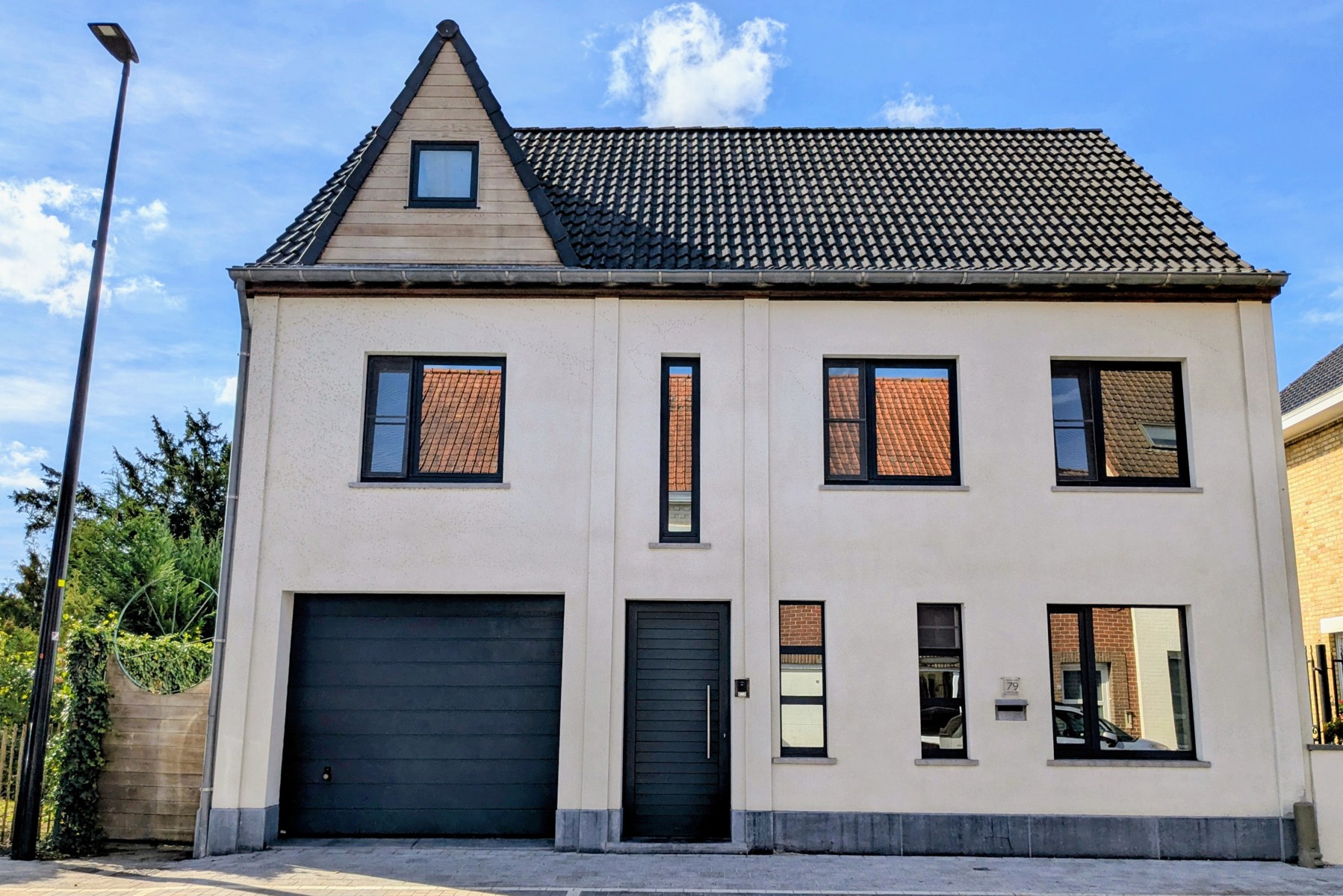 Unieke eigendom op 970m² met magazijn, 4 slpkrs en garage - foto 1