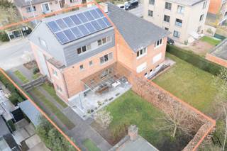 In de rustige en bijzonder gegeerde Spaanse Kroonwijk in Leuven vindt u deze volledig gerenoveerde en instapklare gezinswoning met uitzonderlijk...