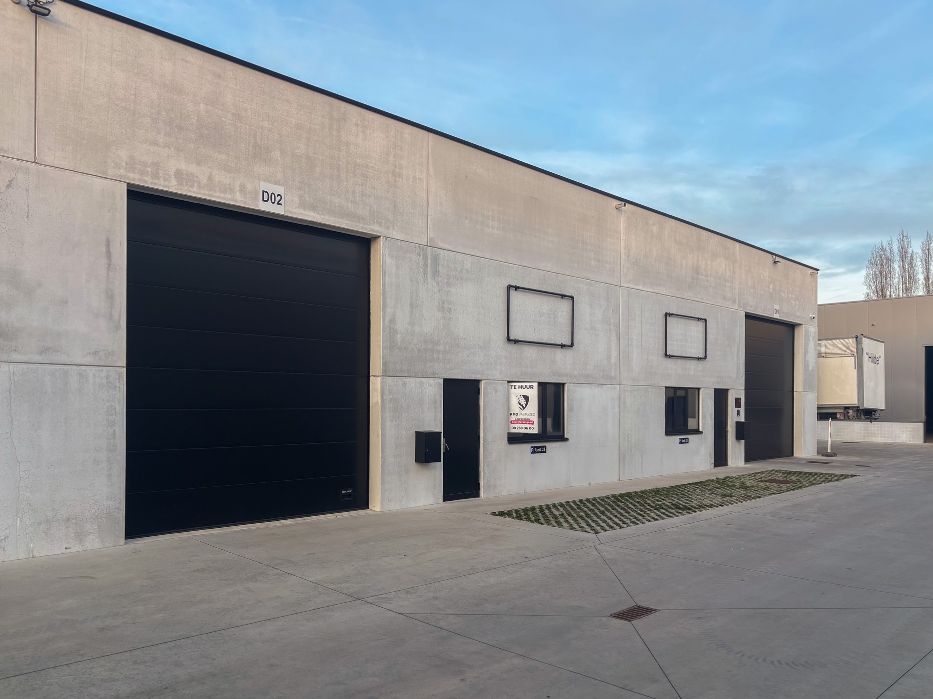 KMO-units te huur te Waregem (± 260–277 m²) met 2 private parkeerplaatsen - foto 1