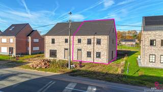 Elke zondag welkom op ons kantoor van 10u-12u voor meer info over de nieuwbouwprojecten!Landelijke nieuwbouwwoning in ruwbouw-winddichtstaat met 4 à...