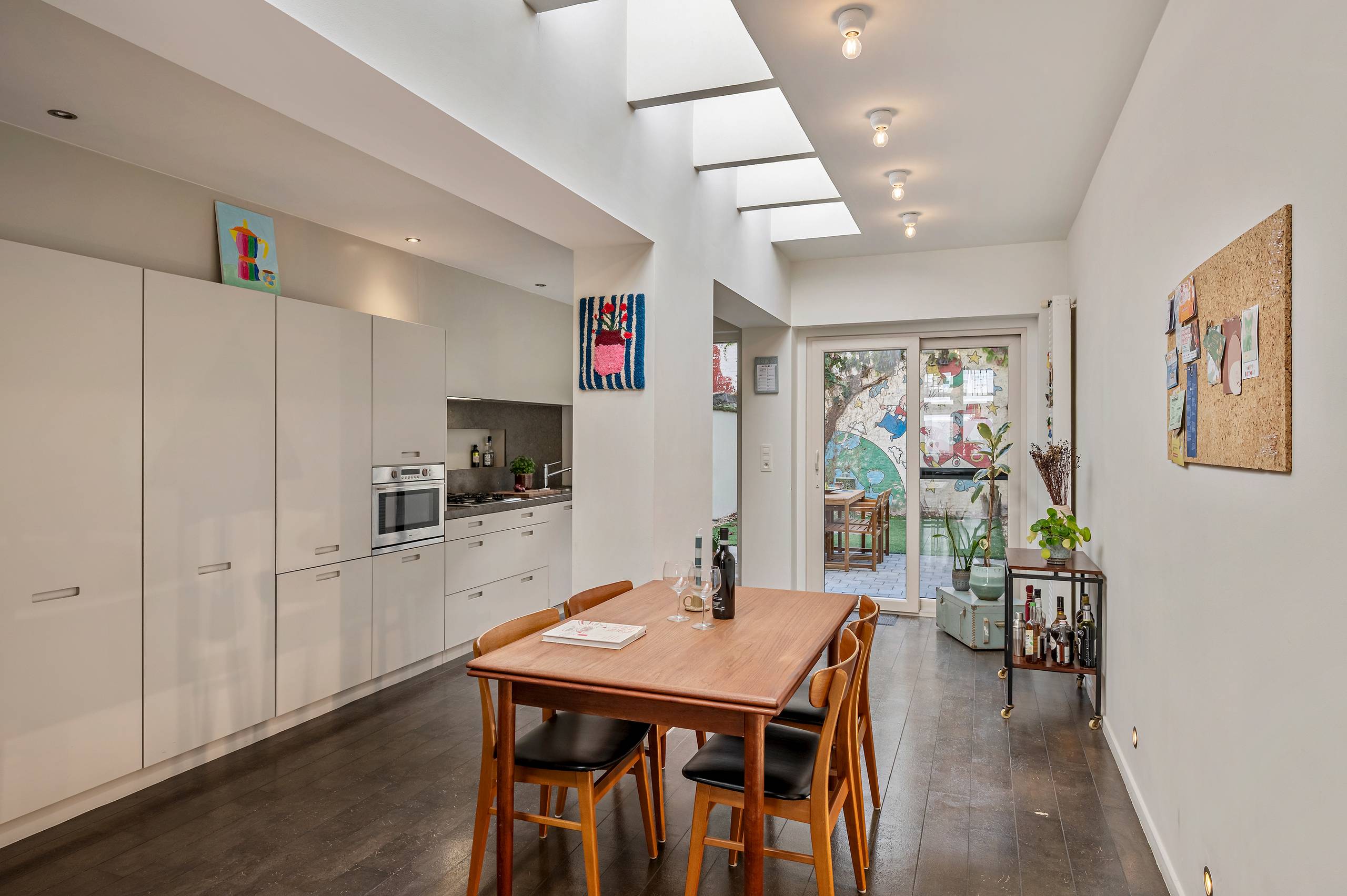 Authentiek herenhuis met 5 slaapkamers in upcoming buurt - foto 4