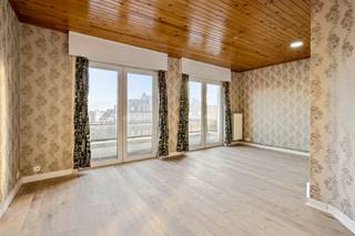 Appartement situé au troisième étage (sans ascenseur) d'un petit immeuble à l'arrière du front de mer et à quelques pas du centre-ville...