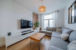 We Invest presenteert u dit prachtige, smaakvol gerenoveerde huis op een ideale locatie in Halle. Met een woonoppervlakte van 140 m² op een...