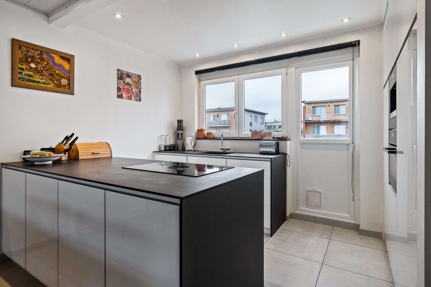 Recent gerenoveerde bel-etage met 3 slaapkamers te koop in Hoevenen! - foto 4