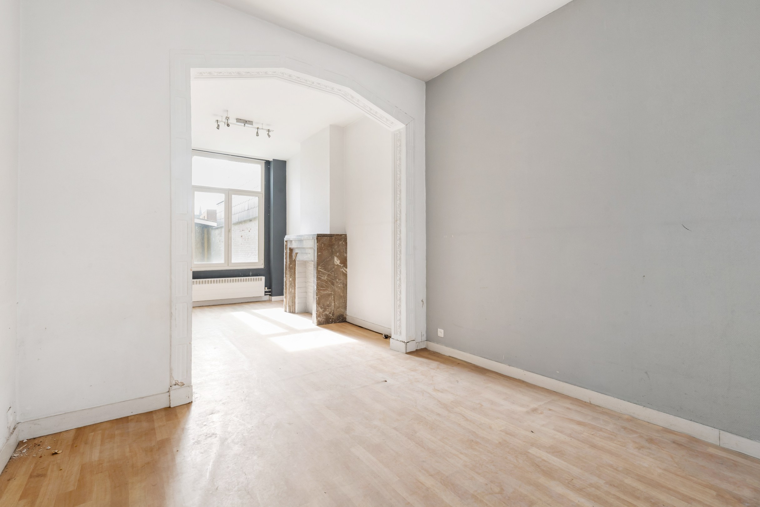 Te renoveren stadswoning 3 slpk, koer en ruime garage - foto 5