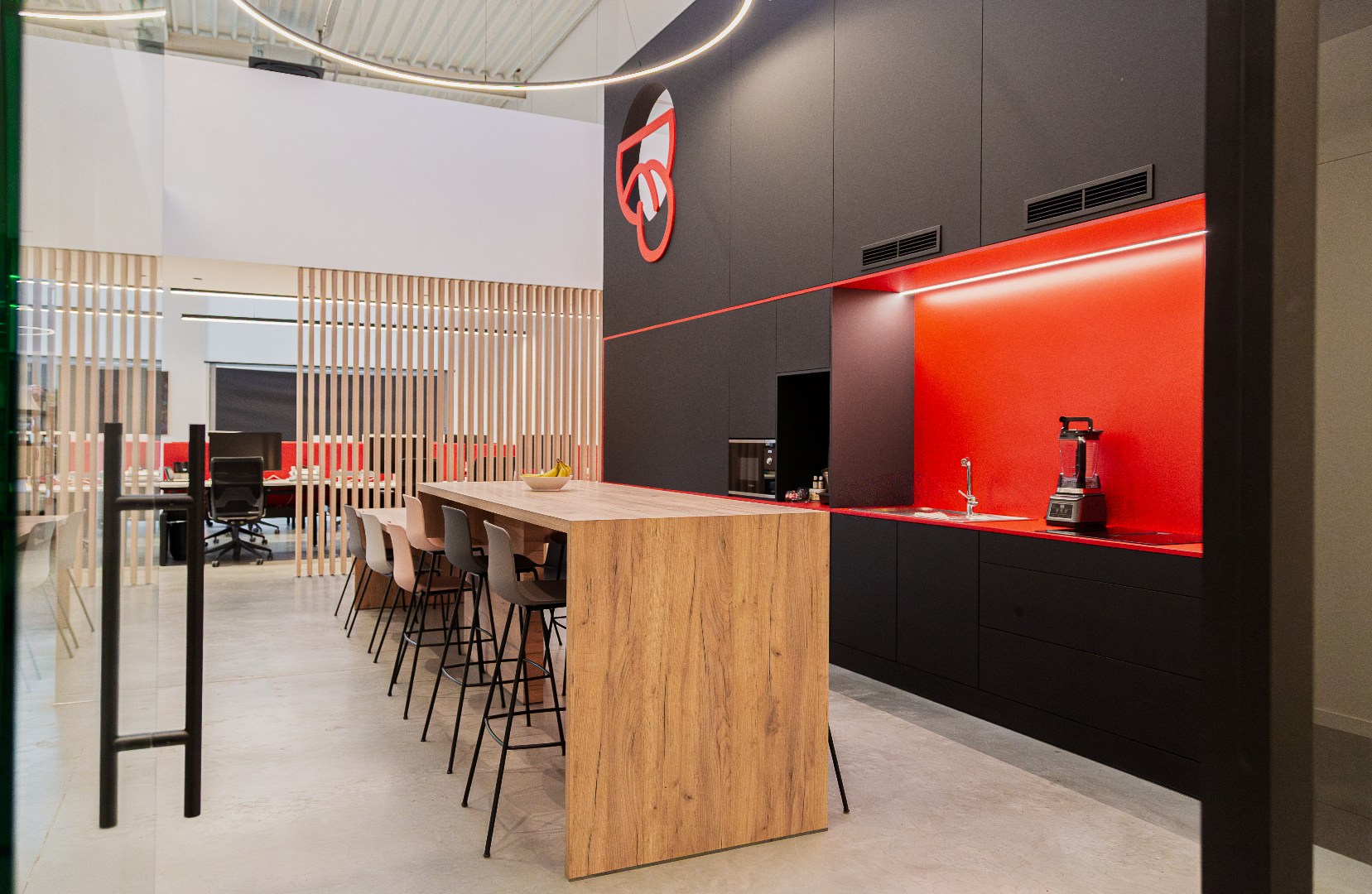 Kantoorgebouw op toplocatie - foto 3