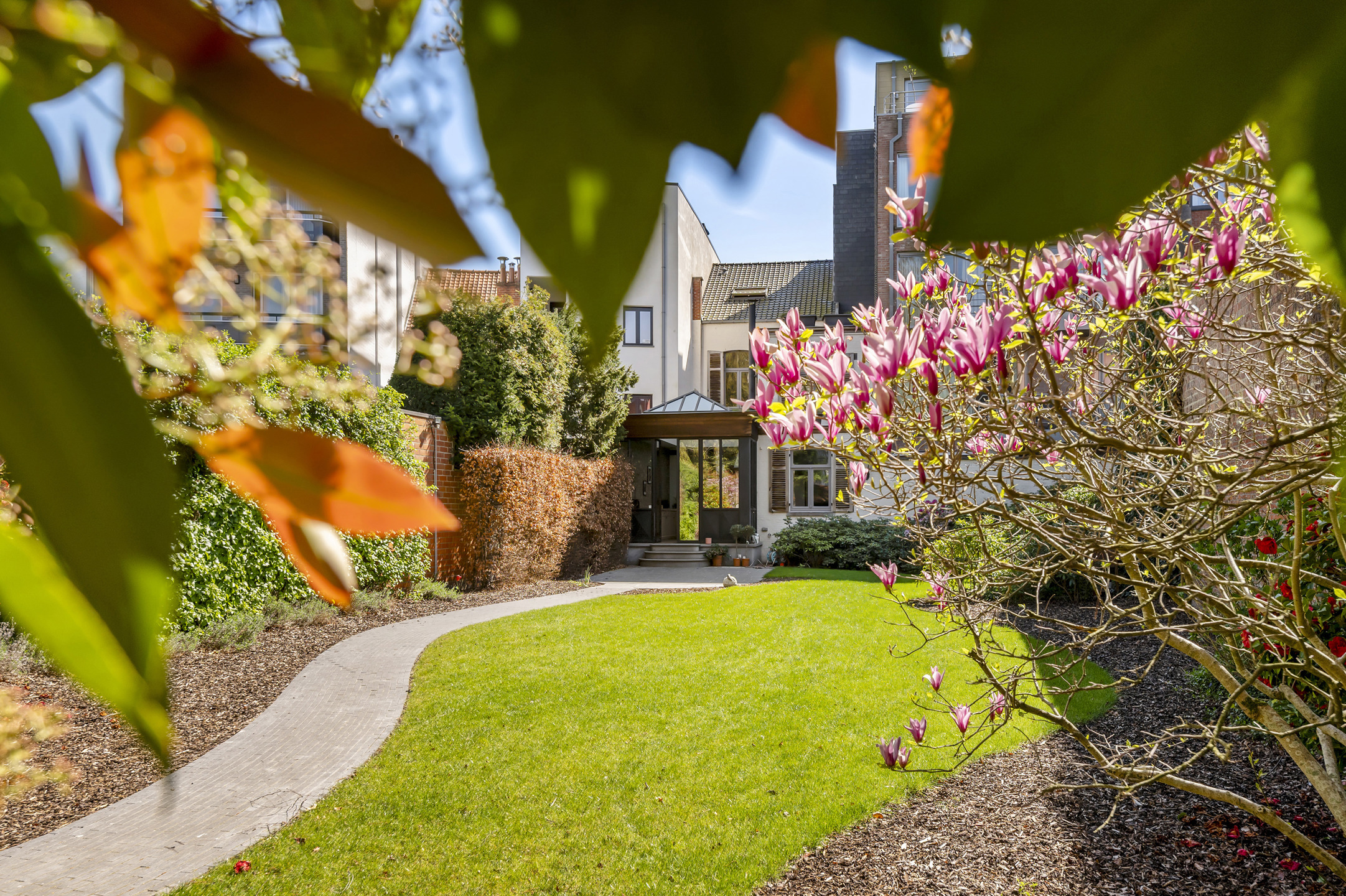 Charmant Authentiek Herenhuis in het centrum van Brasschaat! - foto 1