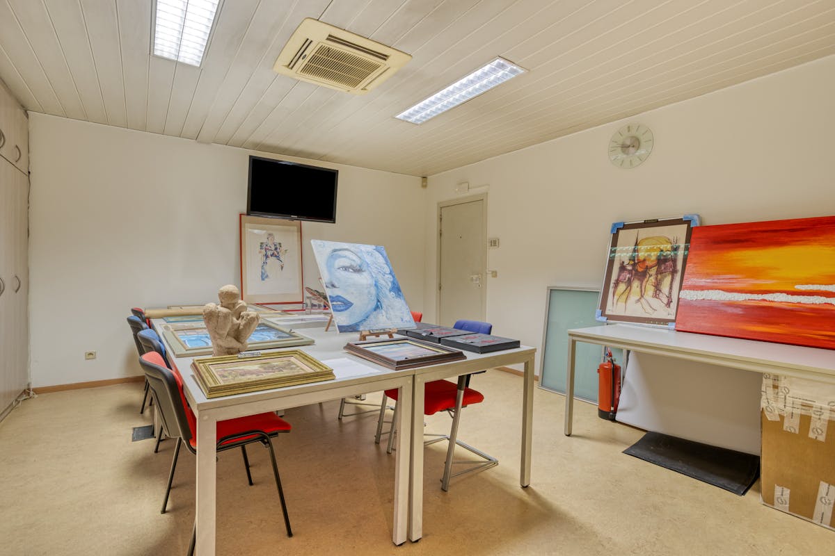 Commercial property for sale in a prime location in Kerkstraat in Wenduine - photo 4