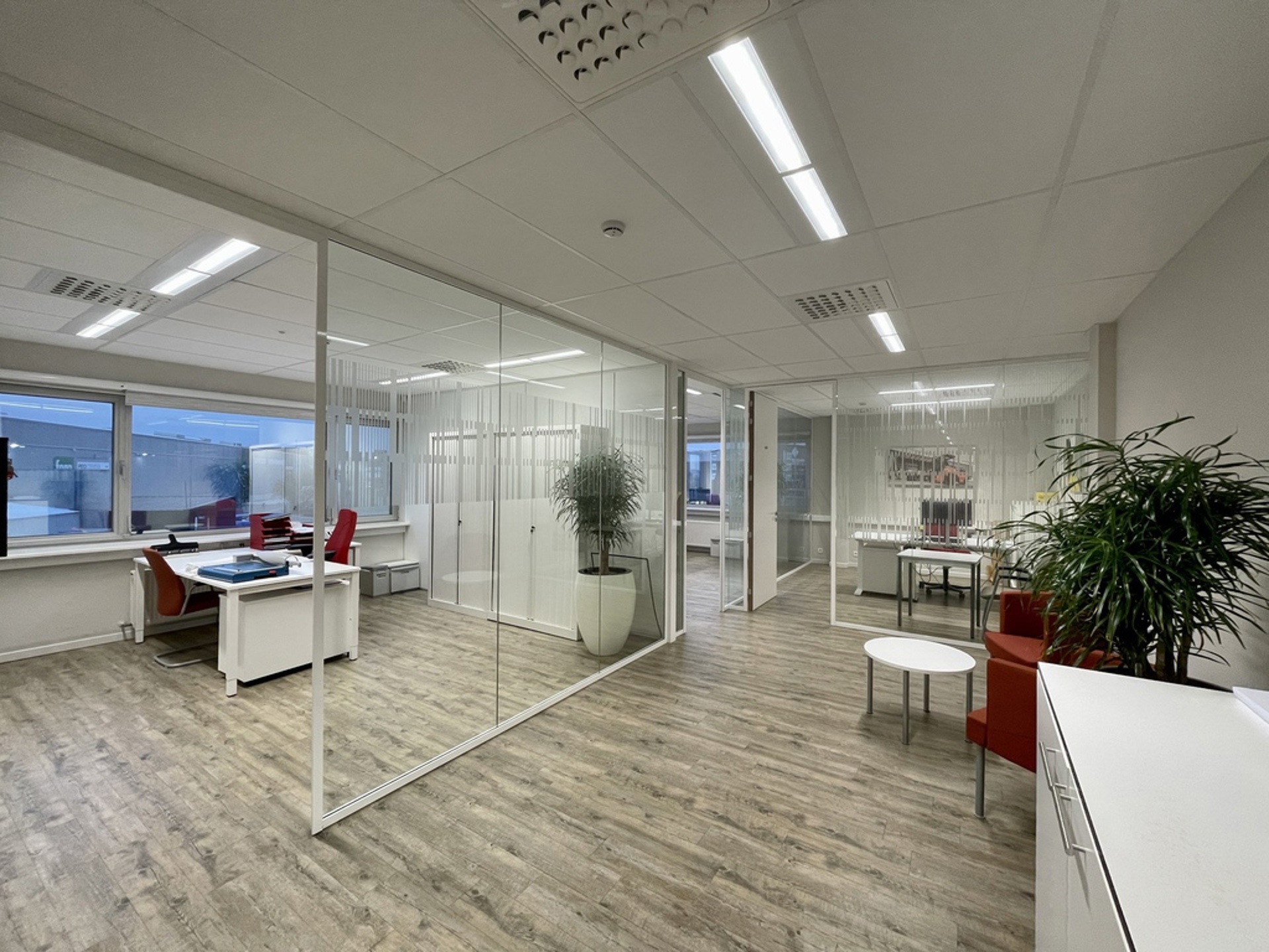 Magazijn 3.128m² te huur goed gelegen langs de A12  - foto 5