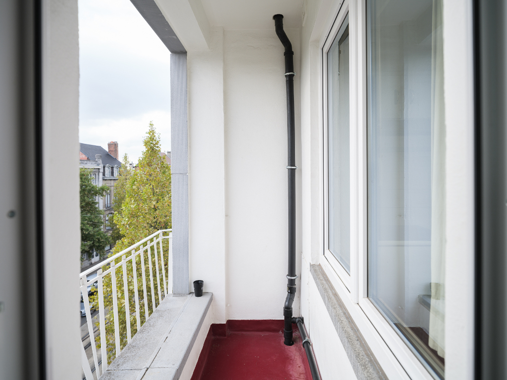 Ruim appartement (115 m² BVO) met 3 volwaardige slaapkamers en twee buitenruimtes nabij station Gent-Sint-Pieters. - photo 5