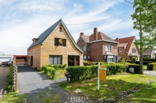 This renovated detached house (2024) combines comfort, energy efficiency, and a peaceful location with an open view of the surrounding landscape.The...