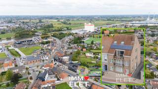 RESIDENTIE | DRIE 2-SLPK-APPARTEMENTEN |6 GARAGESAppartementsgebouw op centrale locatie te Sint-Eloois-Vijve, met goede verbindingen en nabij alles...