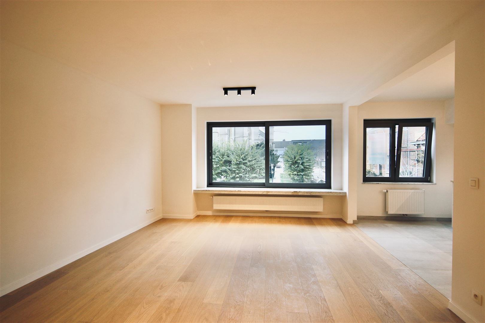 Ruim appartement in het hartje van Melsele - foto 4