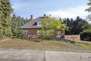 Rustig gelegen open bebouwing met veel potentieel op toplocatie in LummenBent u op zoek naar een woning met karakter, ruimte én mogelijkheden? Deze...