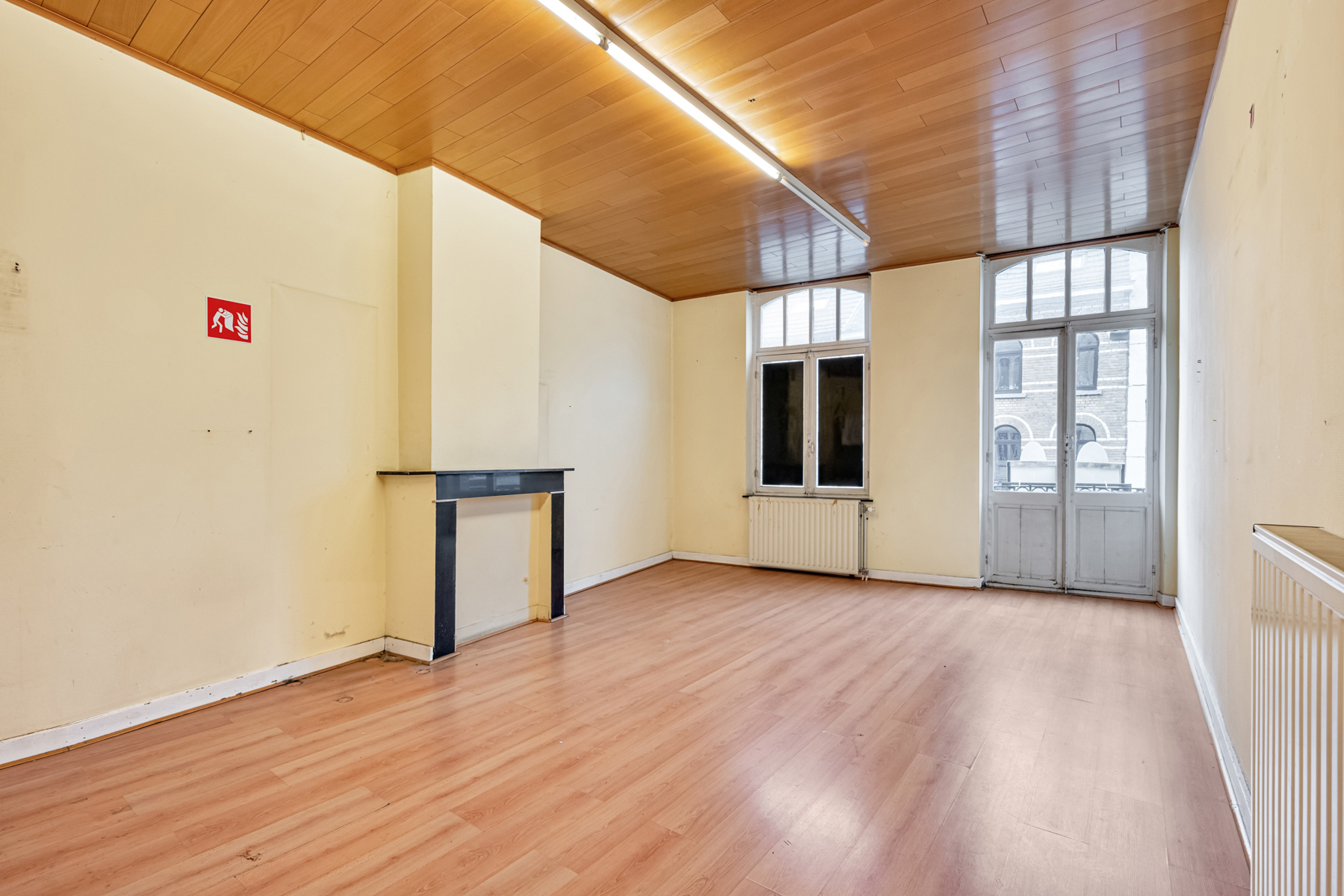 Te renoveren pand met handelsgelijkvloers op toplocatie - foto 2