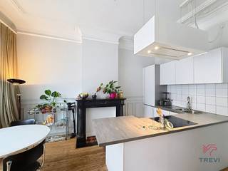 BRUSSEL – In de Dansaertwijk, vlakbij de Beurs en Debrouckère, in het hart van Brussel, dicht bij talrijke vervoersmiddelen en winkels,...