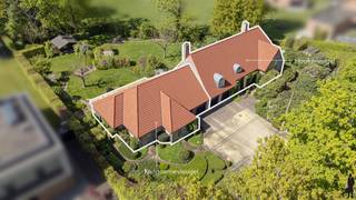 Uniek gelegen villa in rustige en groene omgeving in één van de mooiste wijken te Mol (Volmolen). De woning is gelegen aan het uiteinde van de...