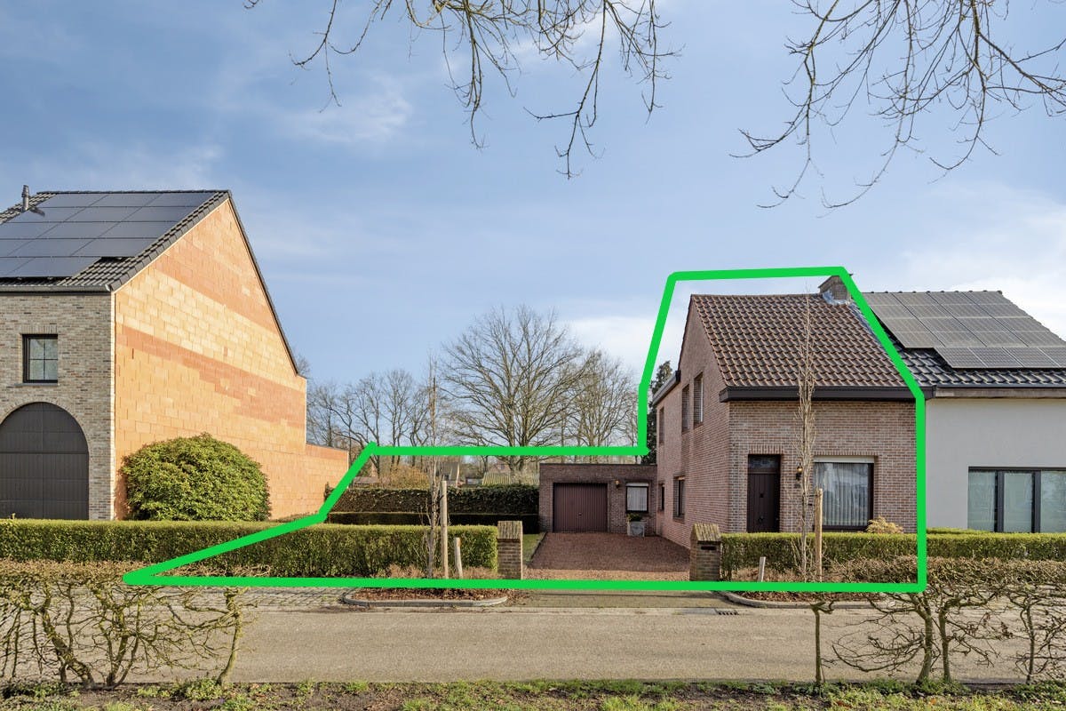 Woning op 917 m² met extra bouwmogelijkheden in Brasschaat - foto 1