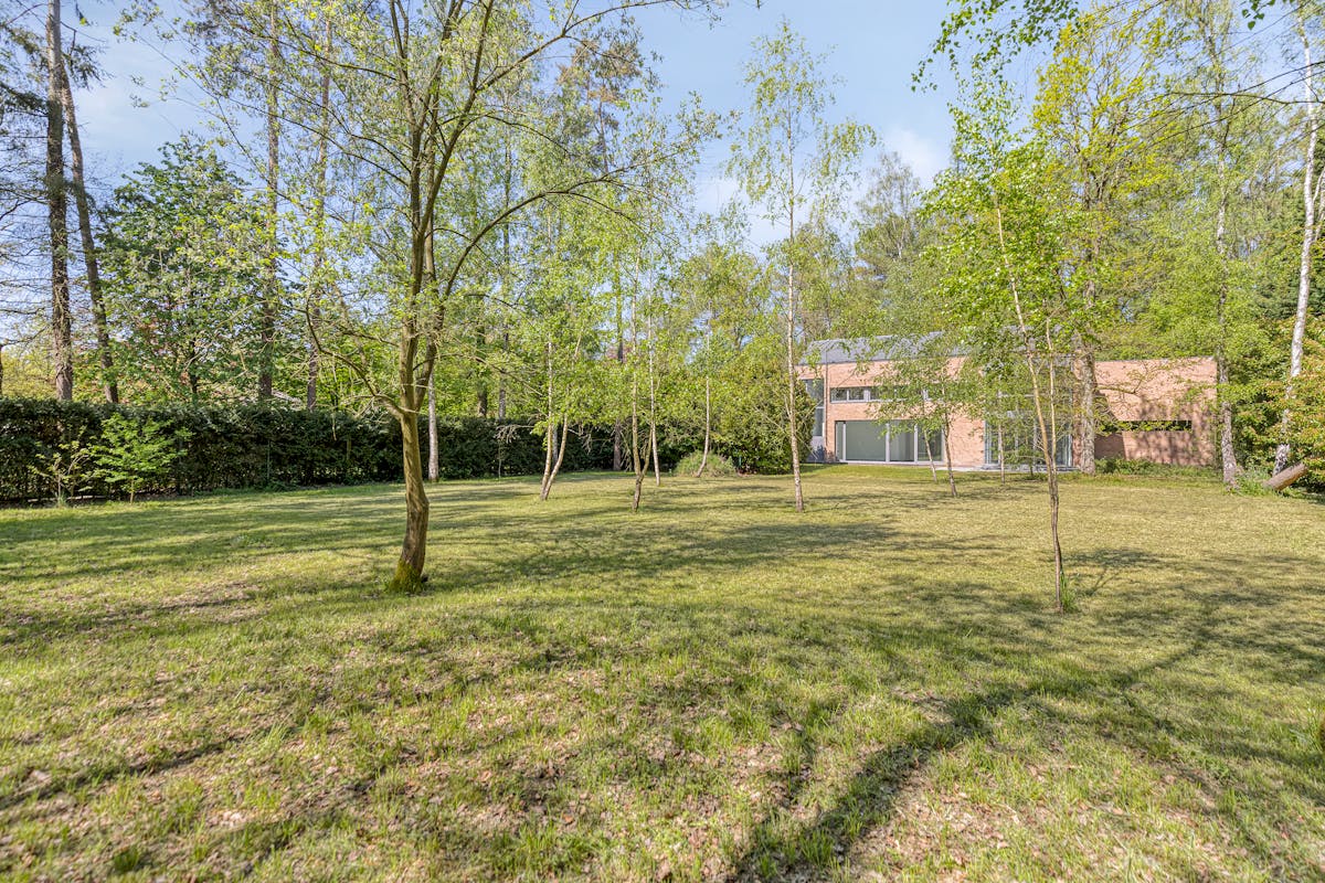 Exclusieve villa in Schilde met ruime zuid-gerichte tuin. - foto 3