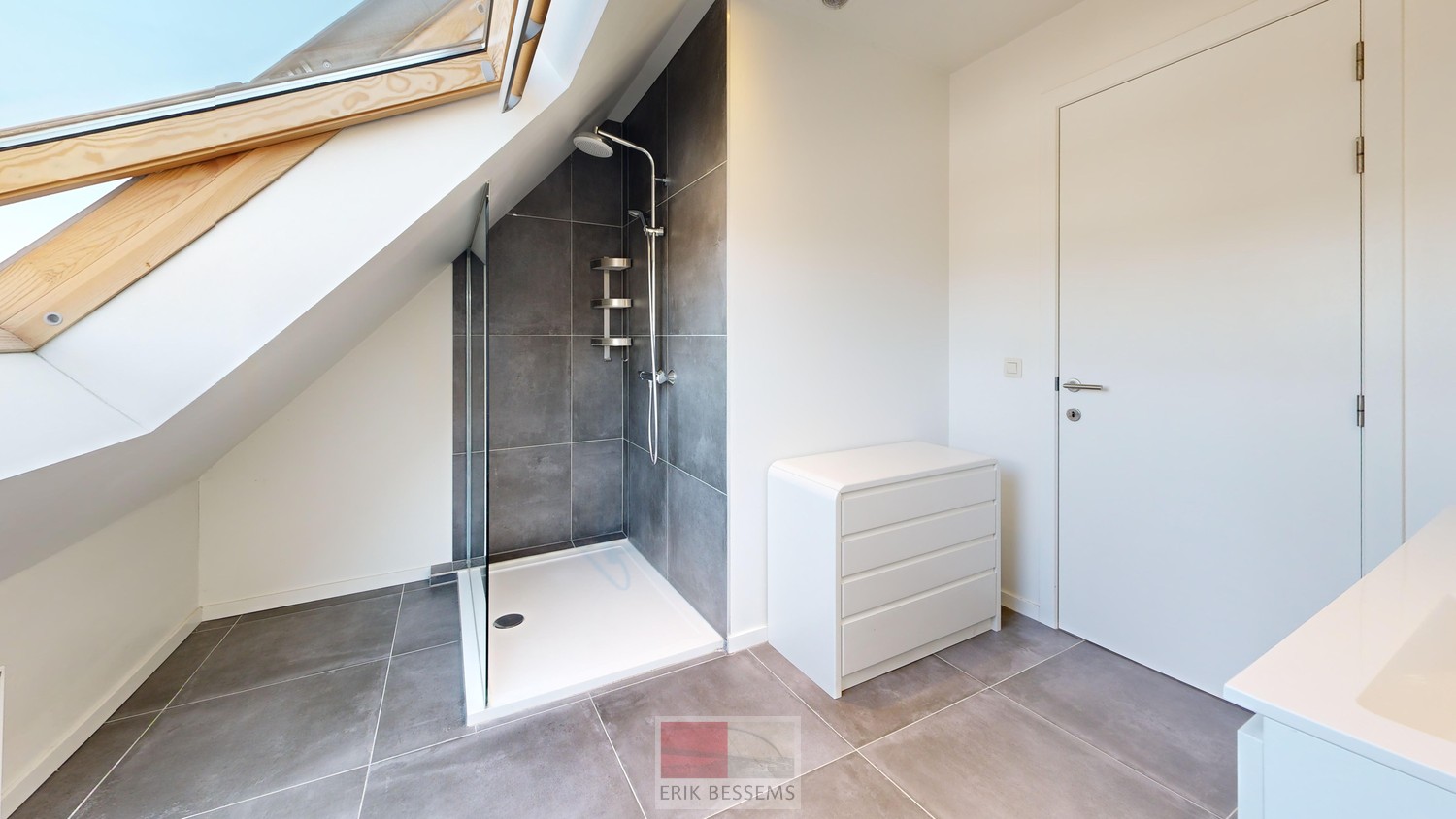Ruim duplex appartement (gelegen op 1ste en 2de verdieping) van circa 81 m² te huur met 2 slaapkamers. - foto 4