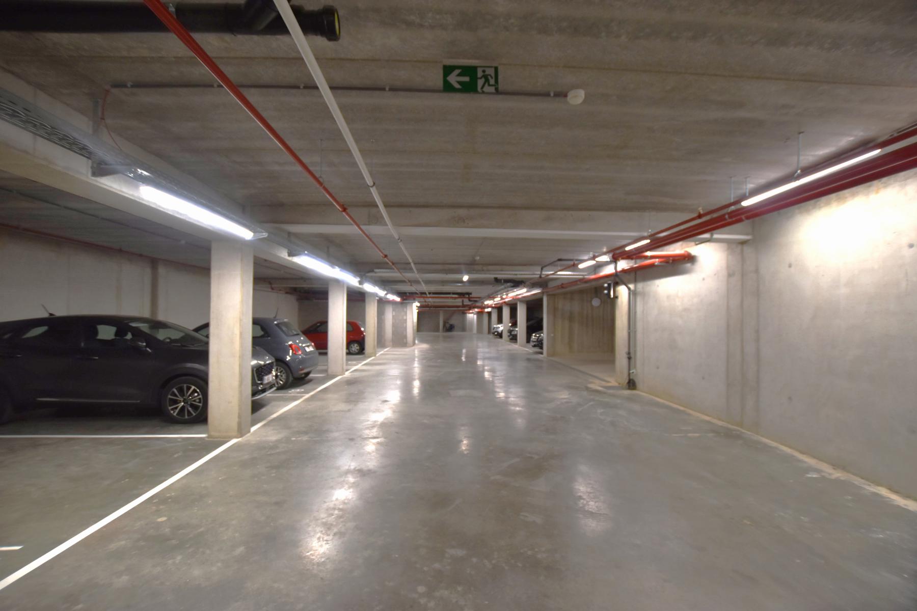 Staanplaats - ondergrondse privéparking te Residentie Lumina - foto 5