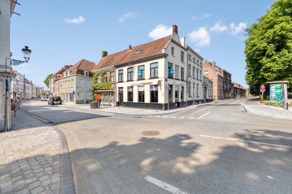 KANTOOR/PRAKTIJK met WOONST te BRUGGE - foto 2