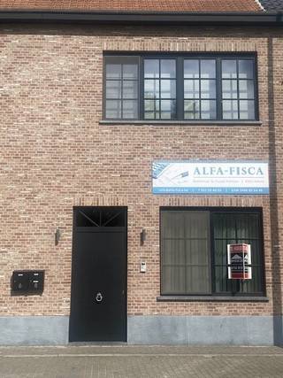 Nabij de Heide en centrum Waasmunster bieden wij u deze instapklare gelijkvloerse kantoorruimte aan (ca. 60 m²). Mogelijkheid tot aparte...