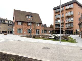 Een schitterend hoekpand op Lauweplaats....Deze handelsruimte deed verschillende jaren dienst als kantoor en werd in die zin volledig afgewerkt. Bij...