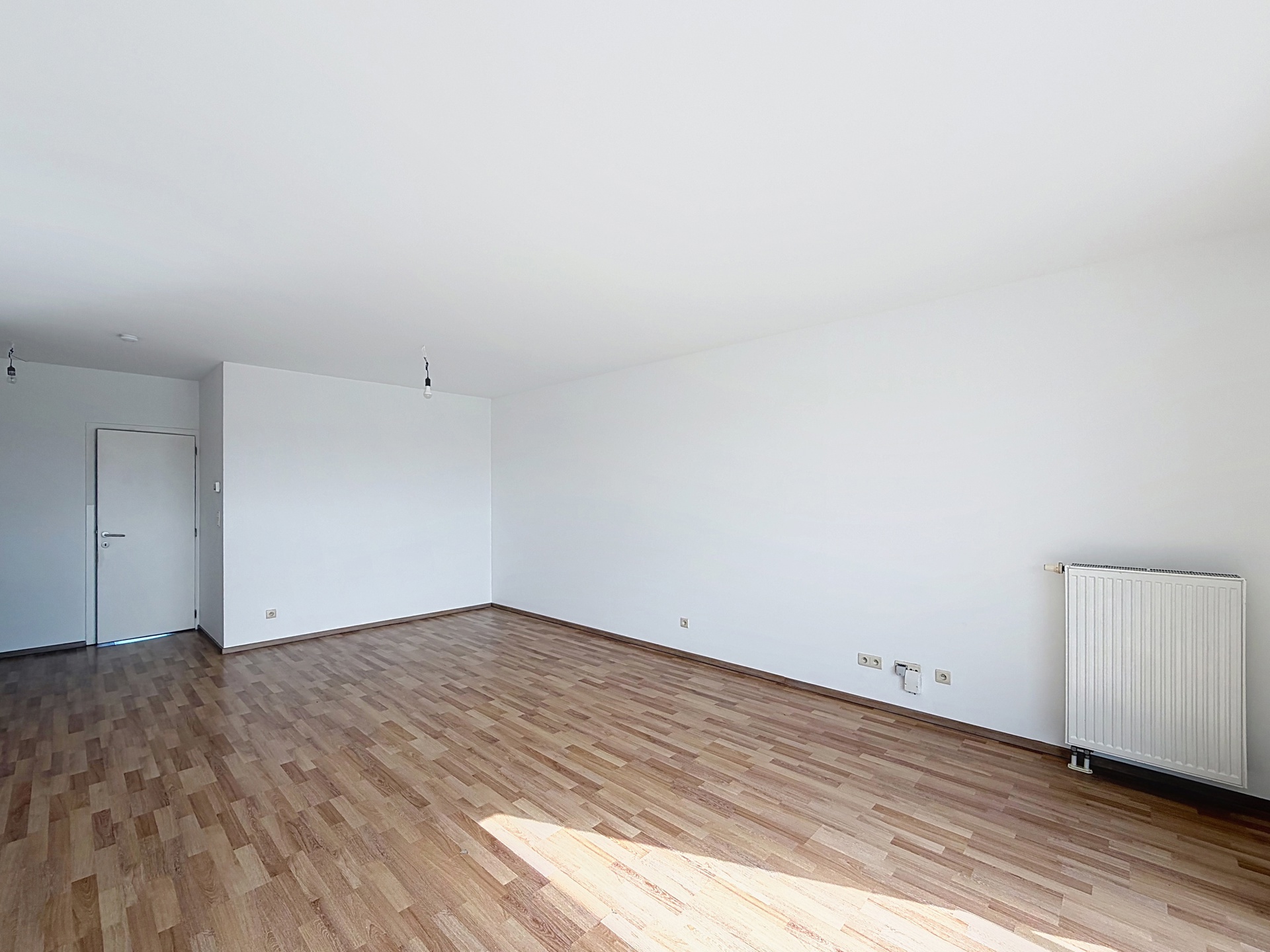 Opgeknapt appartement met 2 slaapkamers - foto 4
