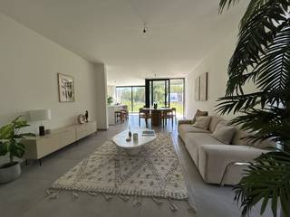 Welkom in deze stijlvolle halfopen nieuwbouwwoning in een kwalitatief woonproject in Keerbergen, waar modern wooncomfort en hoogwaardige...