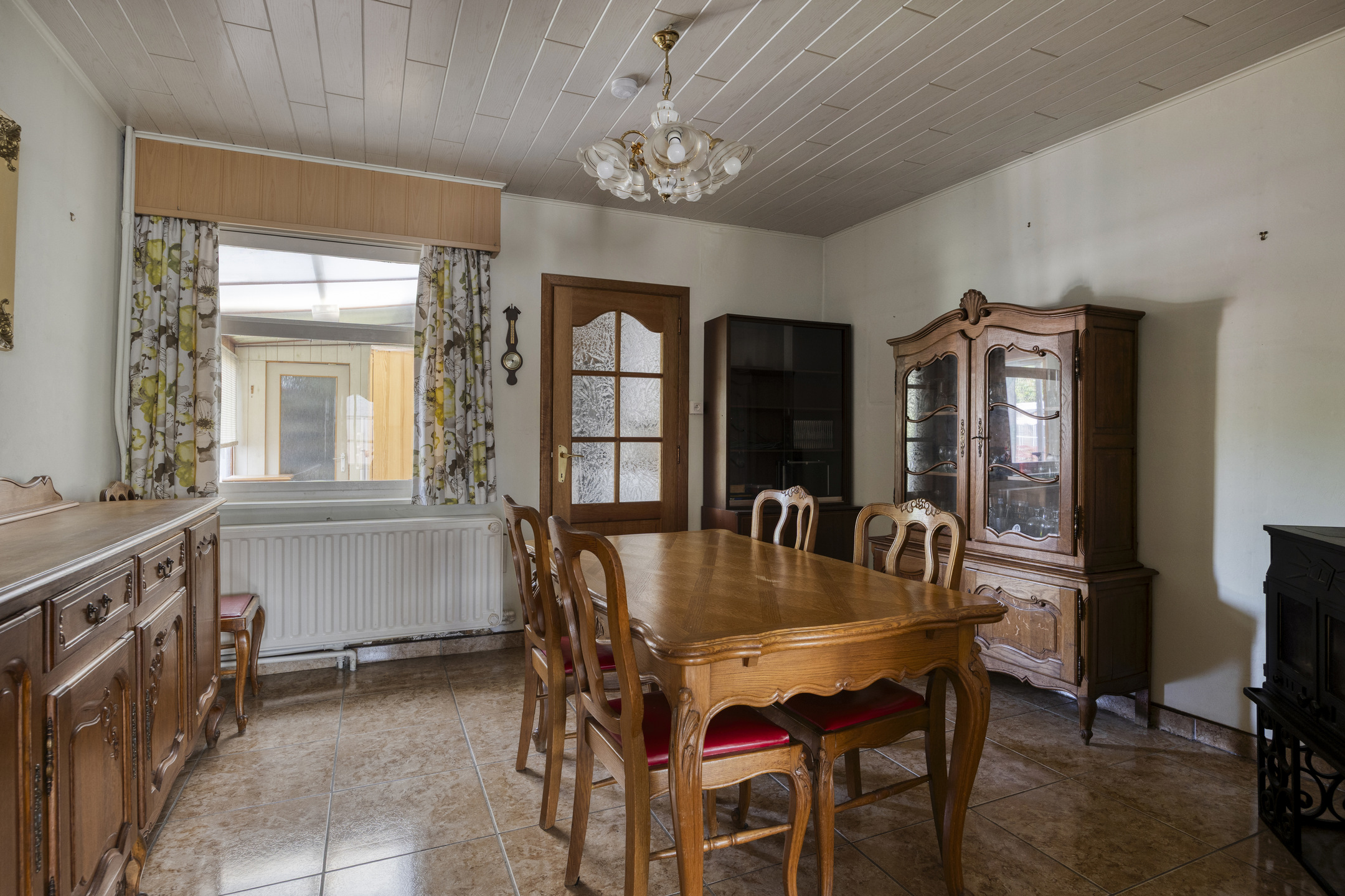 Te renoveren woning met garage en tuin - foto 5