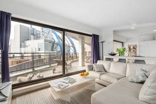 Dubbele wow aan zee: twee naast elkaar liggende appartementen – ideaal om te combineren tot één fenomenaal familie- of droomappartement! Op de...