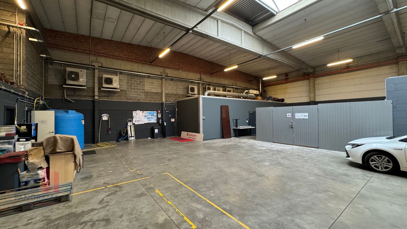 1.152 m² magazijn met 144 m² kantoren te huur - foto 5