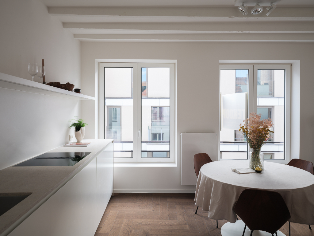 High-end renovated 3-bedroom apartment near Ghent South - photo 4