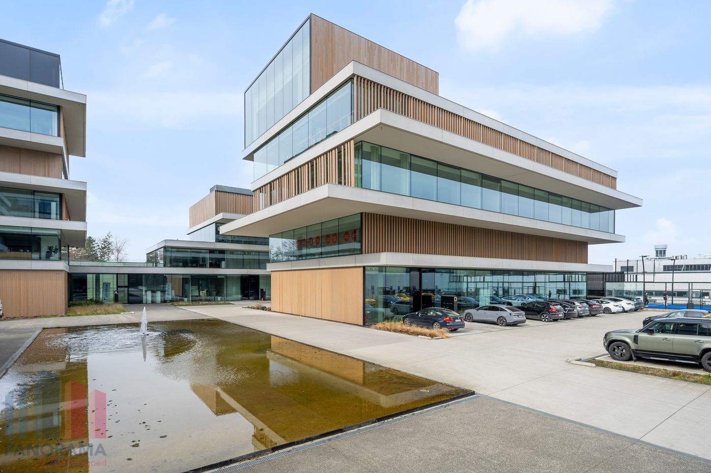 693 m² HIGH-END KANTOREN OP TOPLOCATIE LANGS DE E40 TE OOSTKAMP - photo 3
