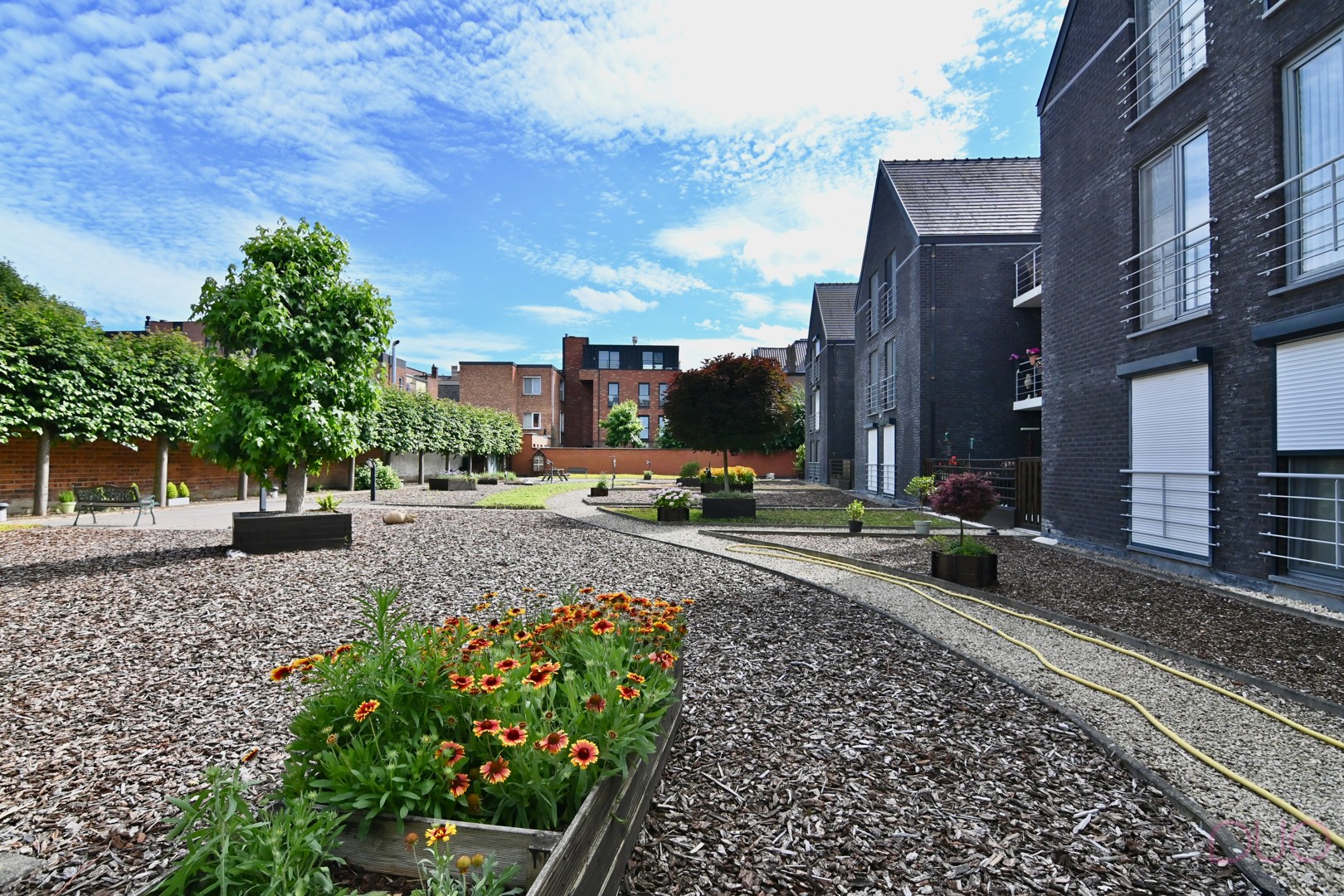Instapklaar duplex appartement met terras en garagebox op toplocatie in Sint-Truiden - foto 3