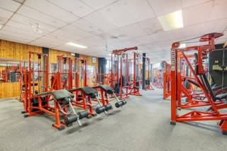 Met een ligging te Vossenberg geniet dit handelspand van 792m², momenteel ingericht als fitnessruimte, van een uitstekende bereikbaarheid met...