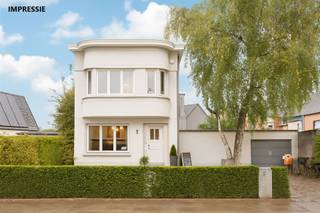 Veelzijdige eigendom op toplocatie  combineer wonen & werken of creëer een volwaardige professionele ruimte Ontdek deze unieke vastgoedkans aan de...