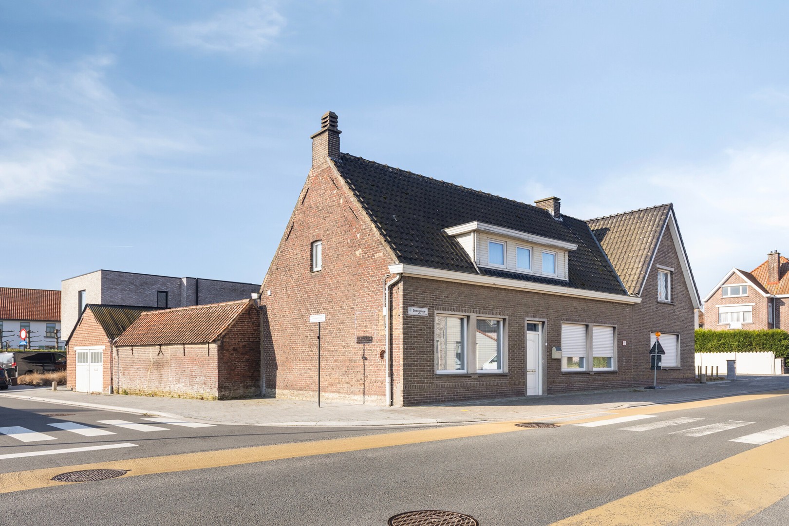 Halfopen woning met garage in Ouwegem - foto 2