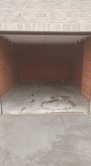 Statiestraat 38+, garage 01<br />8980 Passendale<br /><br />Deze nieuwbouwgarage met sectionale poort is voorzien van elektriciteit. <br /><br />1 maand huurwaarborg <br /><br />Contacteer ons vrijblijvend voor meer informatie.<br /><br />Beschikbaar vanaf: 01/10/2026