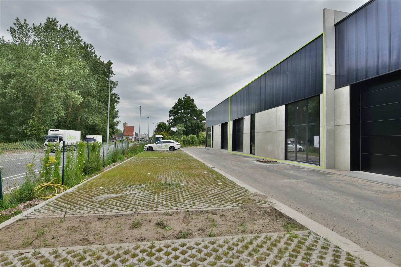 MAGAZIJN (UNIT 15) MET 5 PARKEERPLAATSEN TE DENDERMONDE - foto 2