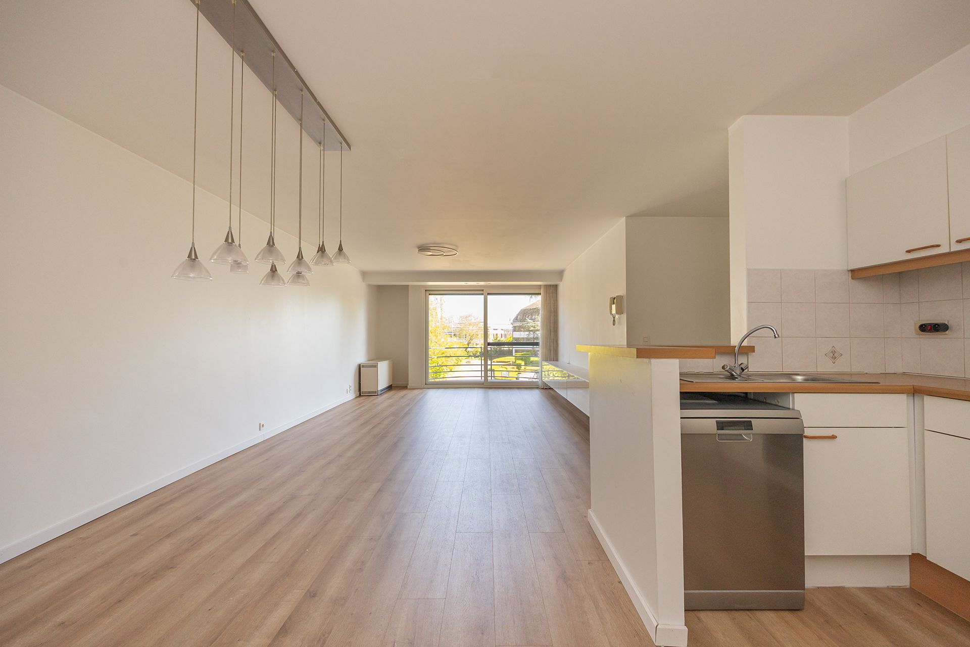 Lichtovergoten appartement met 2 terrassen en garagebox! - foto 5