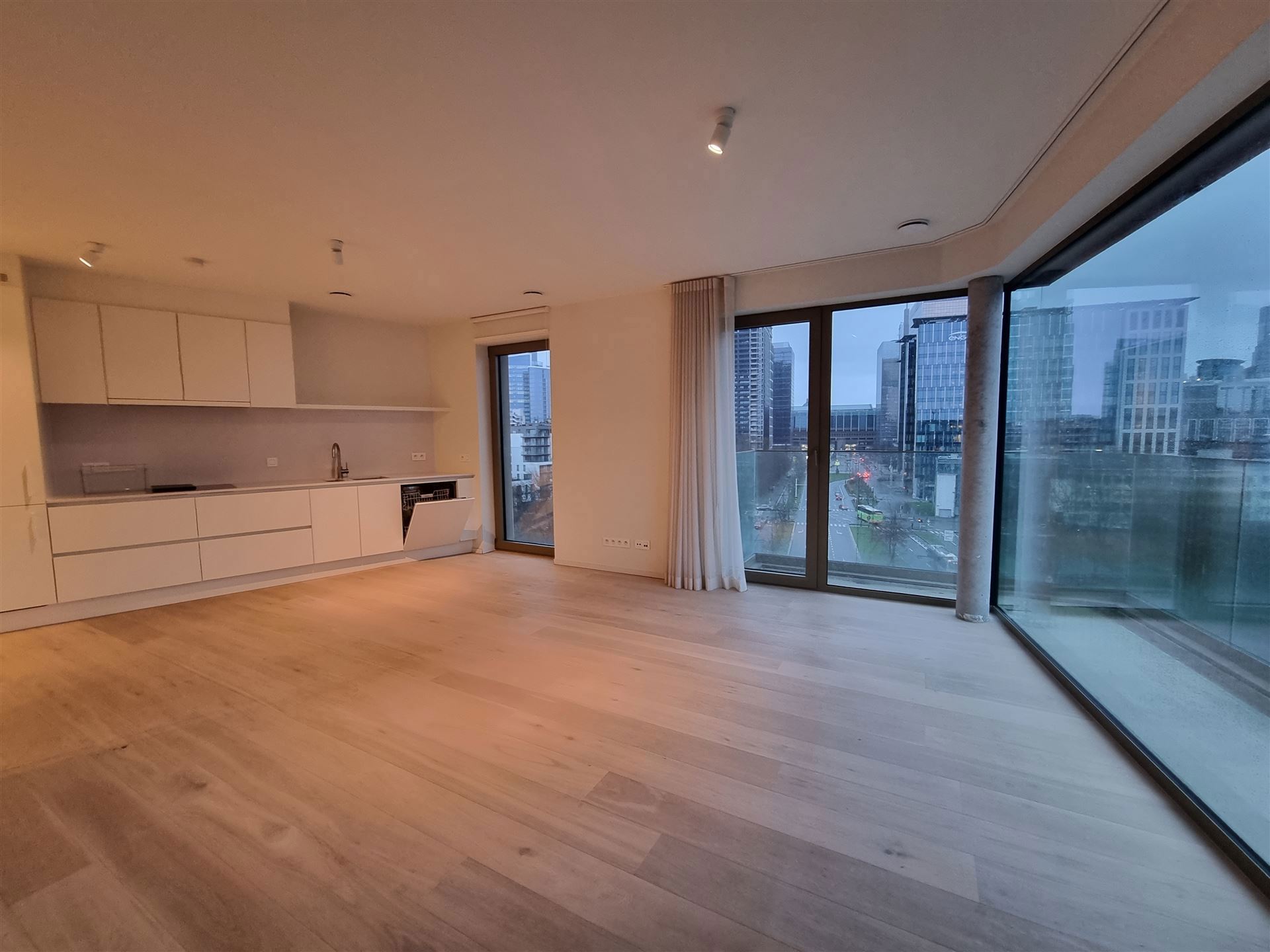 Appartement met 2 slaapkamers van ±90 m² in recent gebouw - foto 1