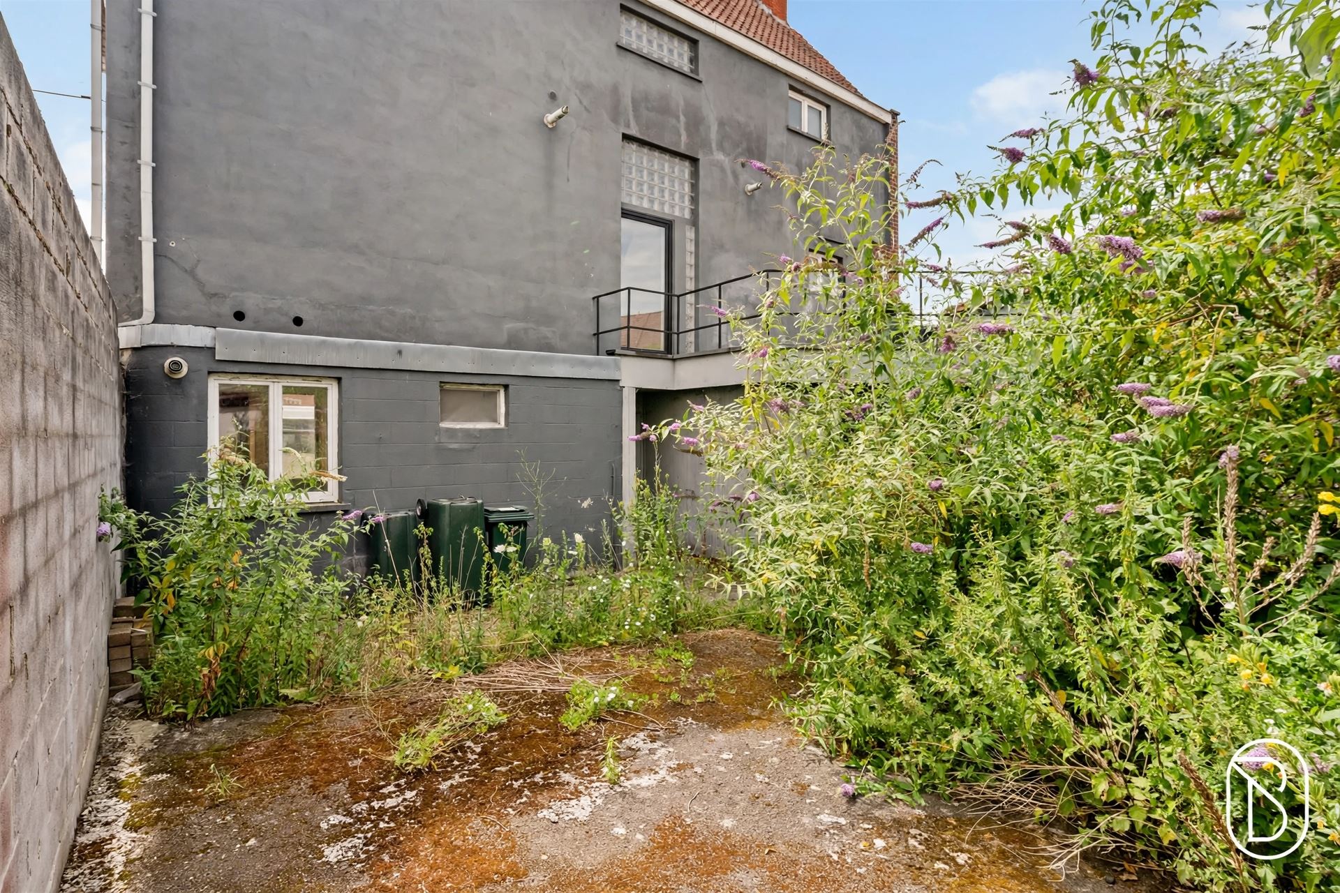 Te renoveren woning met 5 kamers, en parkeergelegenheid - foto 4