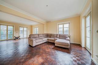 We Invest heeft het genoegen u deze charmante villa voor te stellen, ideaal gelegen in de onmiddellijke nabijheid van talrijke voorzieningen, op...