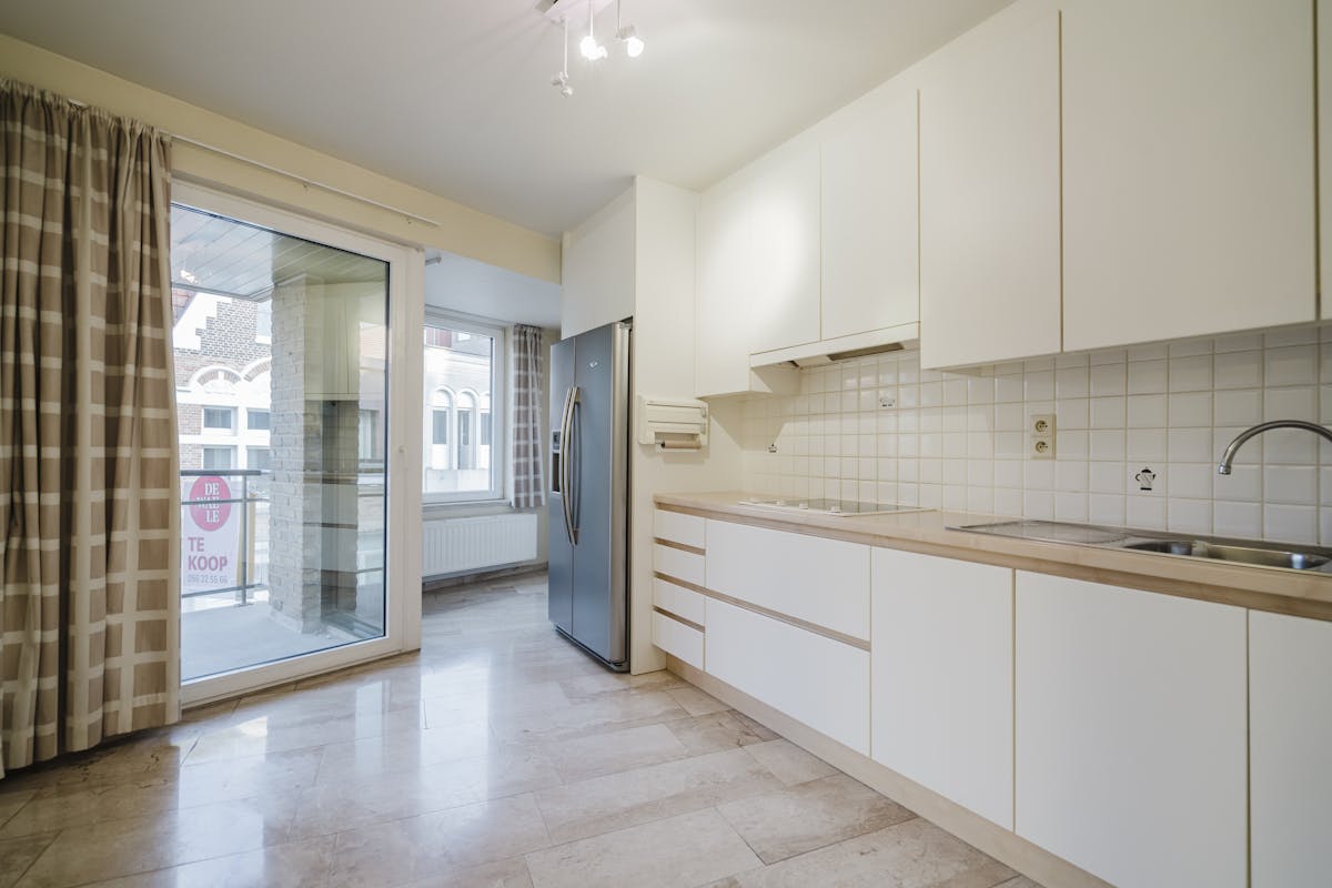 Ruim 3-slpk app. met garage in hartje Kortrijk - foto 4